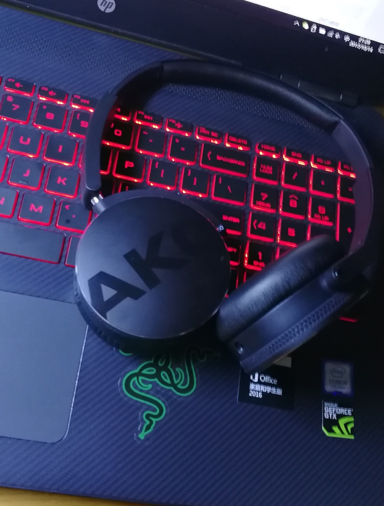 AKG Y50 ./assets/b694695873632.jpg